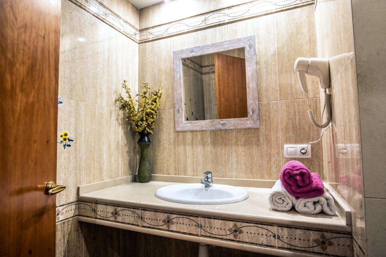 Apartaments Yaco Лорет де Мар Екстериор снимка